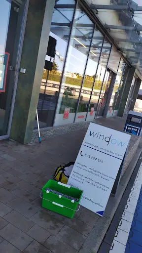 Winglow - mycie okien i witryn sklepowych